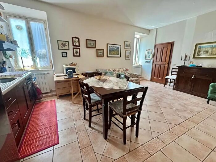 Appartamento trilocale in vendita in Via del Plebiscito, Colonna