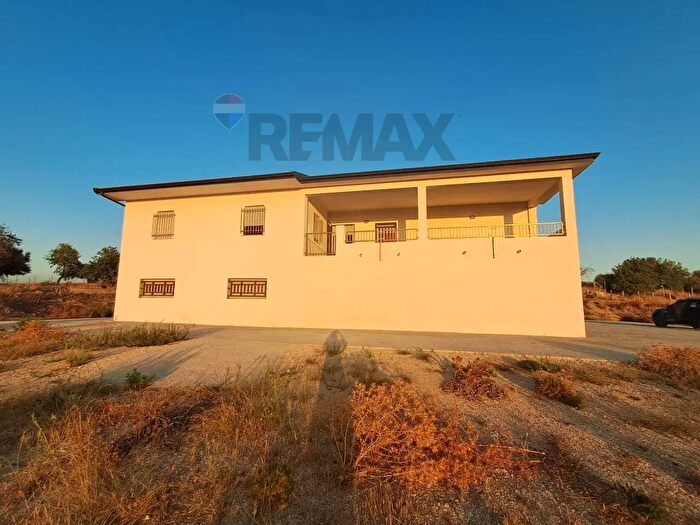 Casa con 10 locali in vendita in Contrada San Giovannelo Snc, Scicli