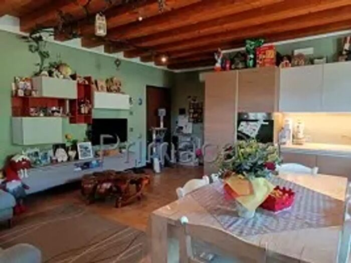 Appartamento trilocale in vendita in Via Siro Contri, Cazzano Di Tramigna