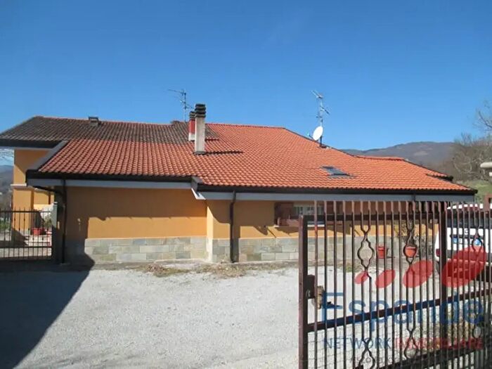 Casa quadrilocale in vendita in Gaggio Montano