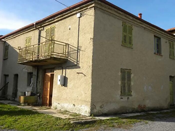 Casa con 8 locali in vendita in Villa, Piana Crixia