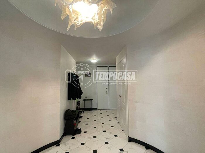 Appartamento trilocale in affitto in Via Giacomo Medici del Vascello, Albaro, Genova