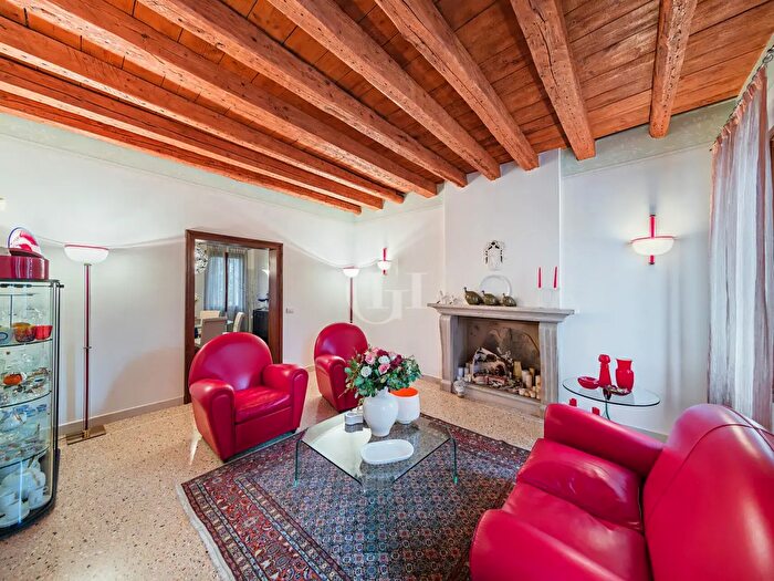 Casa con 11 locali in vendita in Cessalto