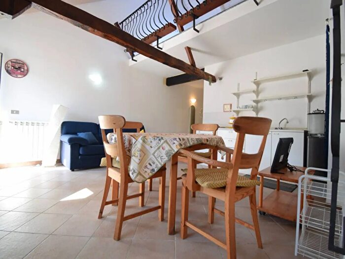 Appartamento trilocale in vendita in Via Giuseppe Garibaldi Salita Ciosi, San Bartolomeo Al Mare