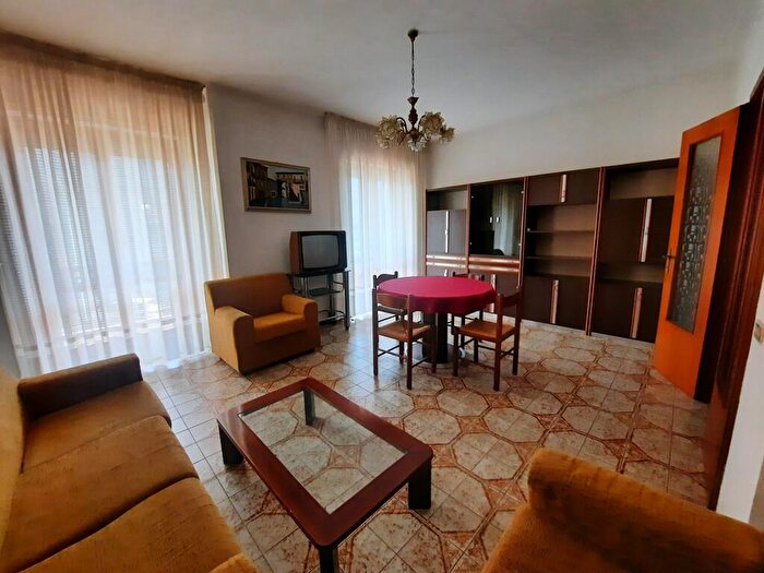 Appartamento con 6 locali in affitto in Vasto