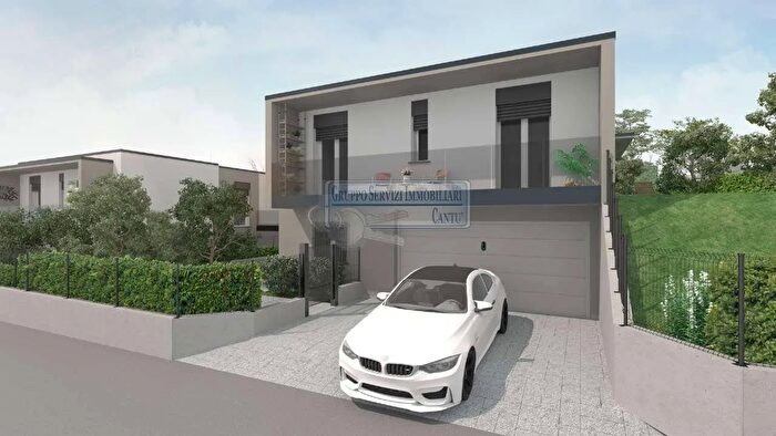 Casa quadrilocale in vendita in Via Roma Montano Lucino, Montano Lucino