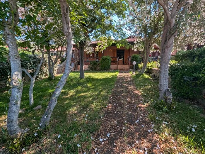 Casa trilocale in vendita in Via Don Gavino Pes N Piano T, Olbia