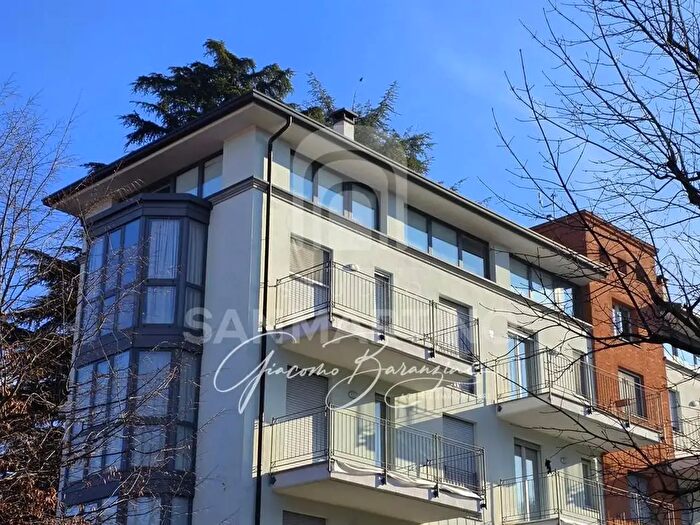 Appartamento trilocale in vendita in Via Guido Reni, Varese