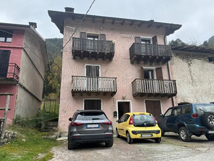 Appartamento bilocale in vendita in Via Bondegno, Collio