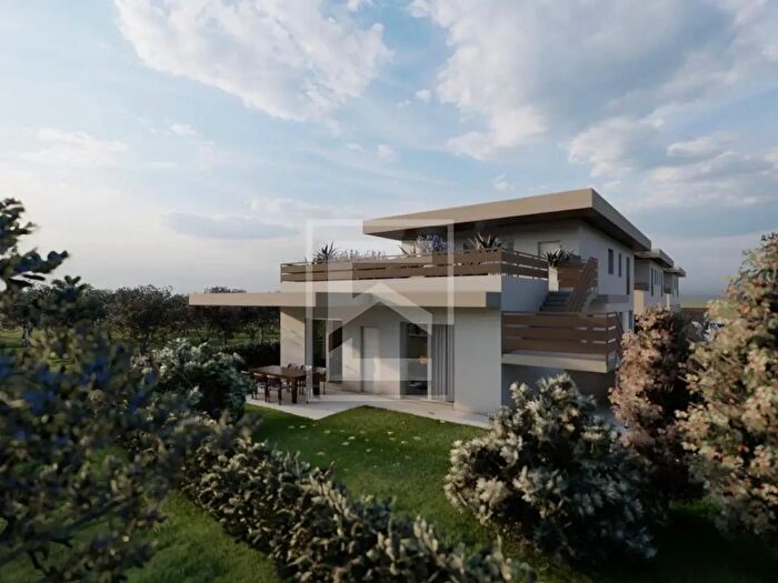 Appartamento quadrilocale in vendita in Via Panoramica Snc, Puegnago Sul Garda