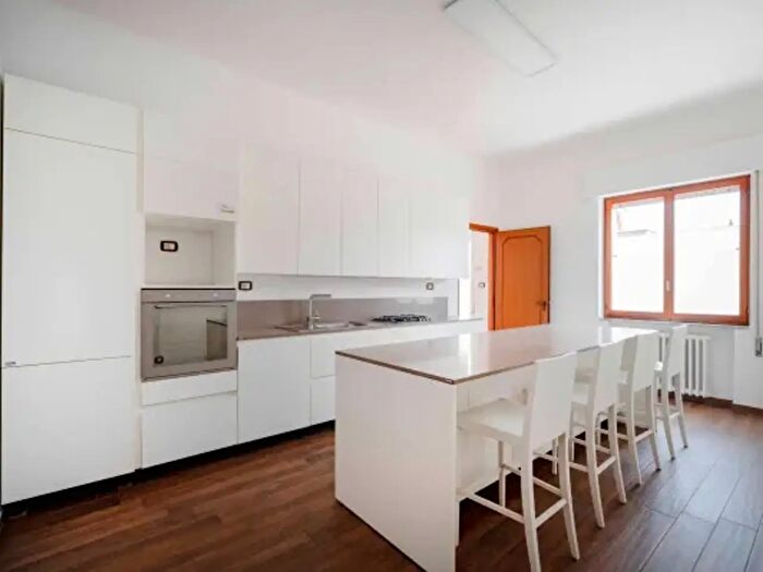 Appartamento con 6 locali in vendita in Via Marco Aurelio, Brindisi
