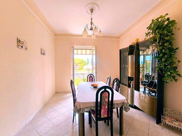 Appartamento trilocale in vendita in Piazza XX Settembre, Sinalunga