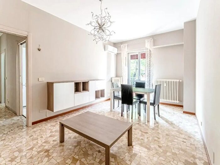 Appartamento bilocale in vendita in Via Cenisio, Milano