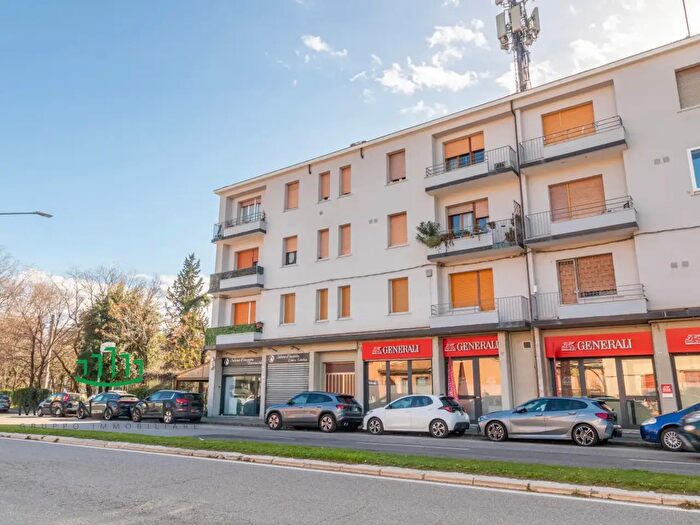 Appartamento trilocale in vendita in Via degli Ortolani, Bologna