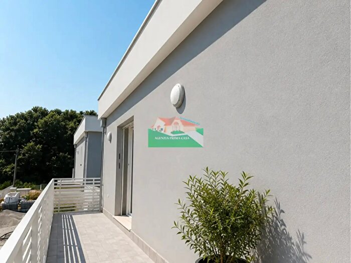 Casa con 6 locali in vendita in Via Salvatore Vallitutti, Ravenna