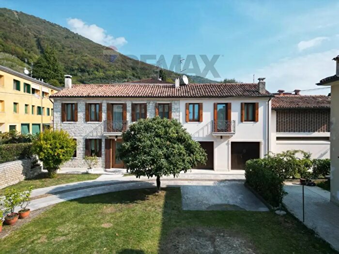Casa con 13 locali in vendita in Via Arcol, Valdobbiadene
