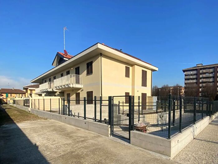 Appartamento con 5 locali in vendita in Via Moncalieri, Grugliasco