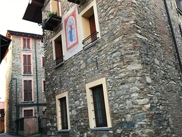 Appartamento bilocale in vendita in Vicolo Aosta, Colle Brianza