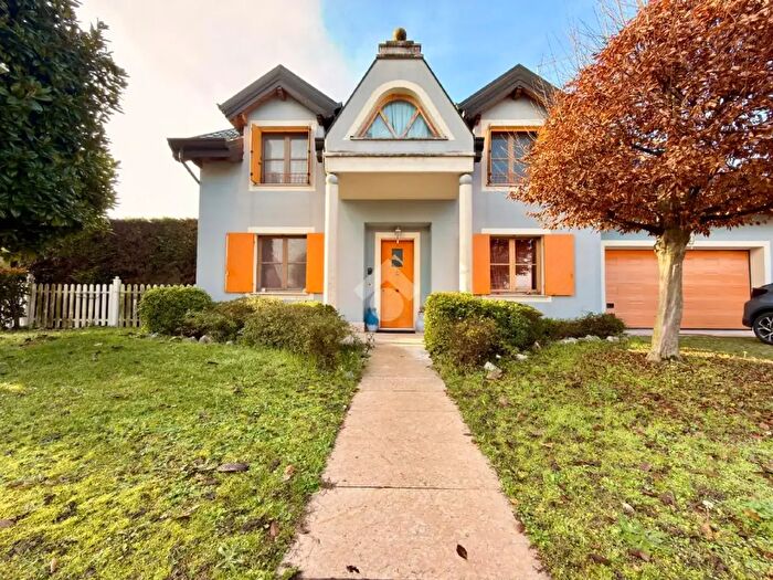 Casa con 7 locali in vendita in Via delle Querce, Vigasio