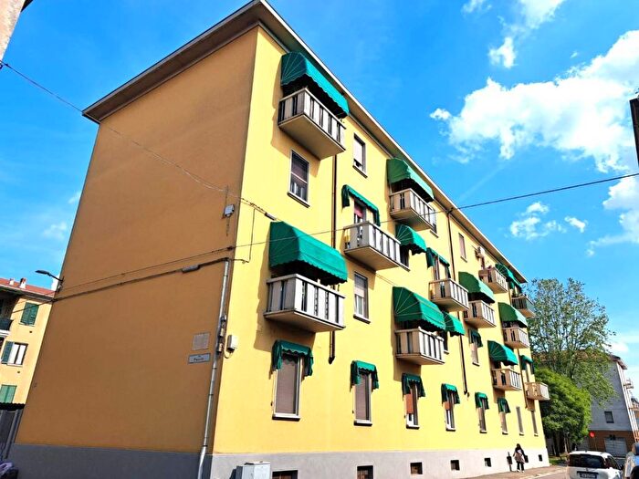 Appartamento trilocale in affitto in Via Giacomo Puccini, Galliate