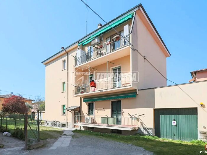 Appartamento trilocale in vendita in Via Alidosi, Bologna