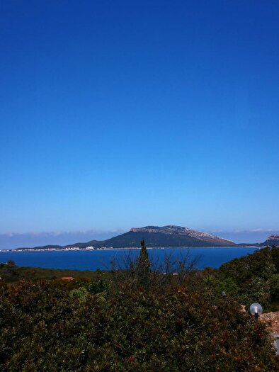 Appartamento trilocale in vendita in Sos Aranzos Snc, Golfo Aranci