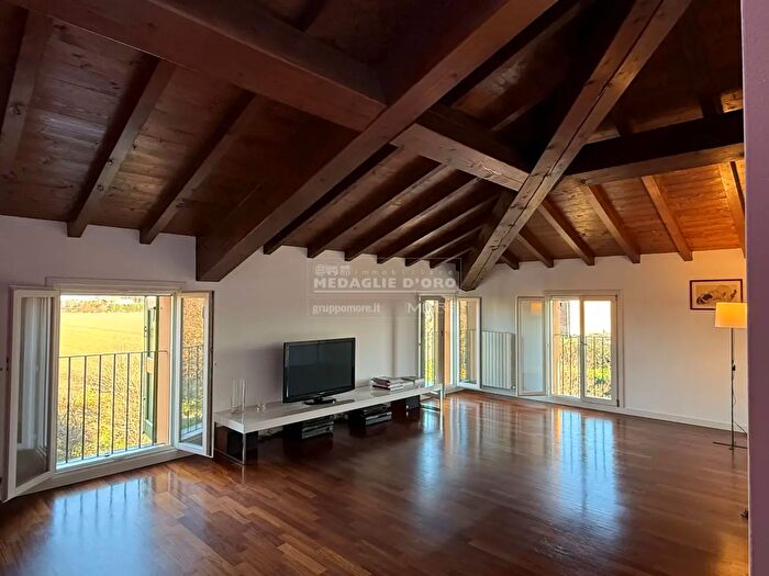 Appartamento quadrilocale in vendita in Strada Olmi, Modena