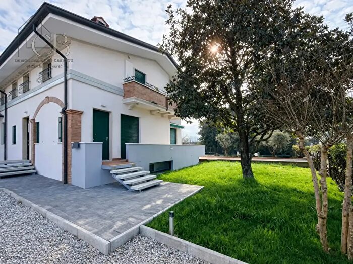 Appartamento trilocale in vendita in Via Pillon, Abano Terme