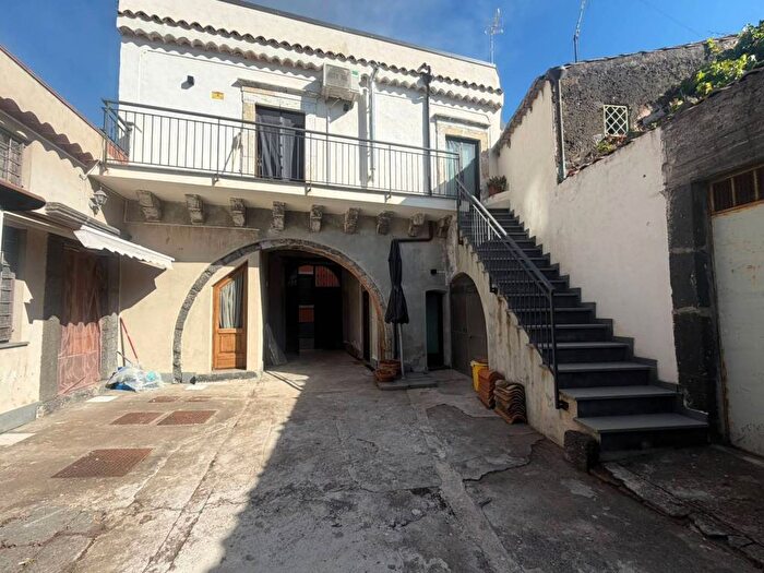 Appartamento bilocale in affitto in Via Luigi Patti, Trecastagni