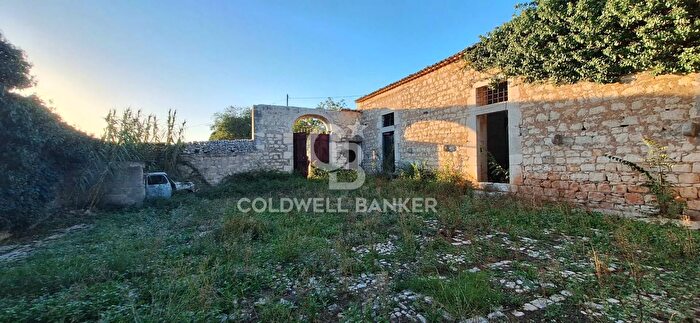 Casa con 15 locali in vendita in Via Sorda Sampieri Cava Gucciardo Quartarella Snc, Modica