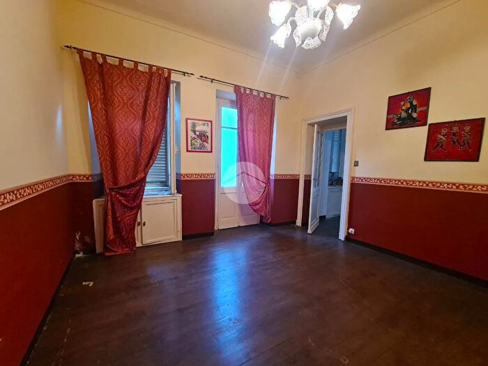 Appartamento con 5 locali in vendita in Via Giuseppe Garibaldi, Cuorgne