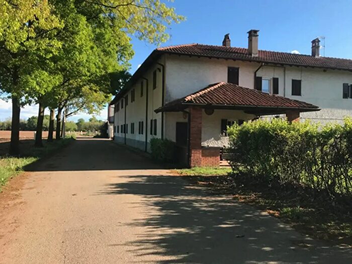 Casa con 6 locali in vendita in Cascina Cornarina, Castano Primo