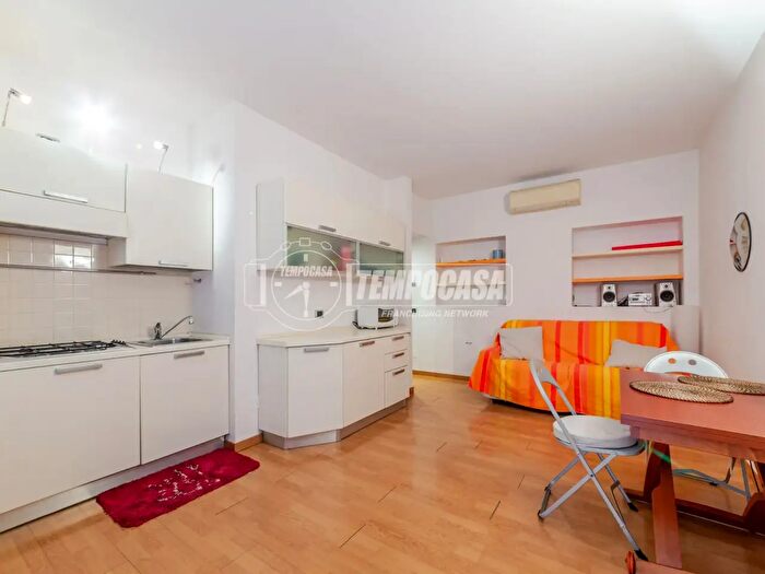 Appartamento bilocale in affitto in Via Lambro, Milano
