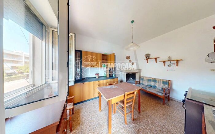 Appartamento con 7 locali in vendita in Via Giosuè Carducci, Maglie