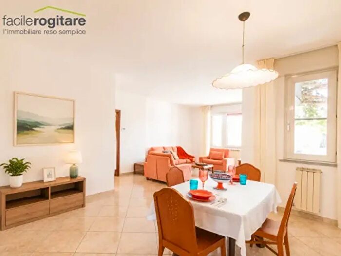 Appartamento con 6 locali in vendita in Via Ferrara, San Giovanni In Marignano