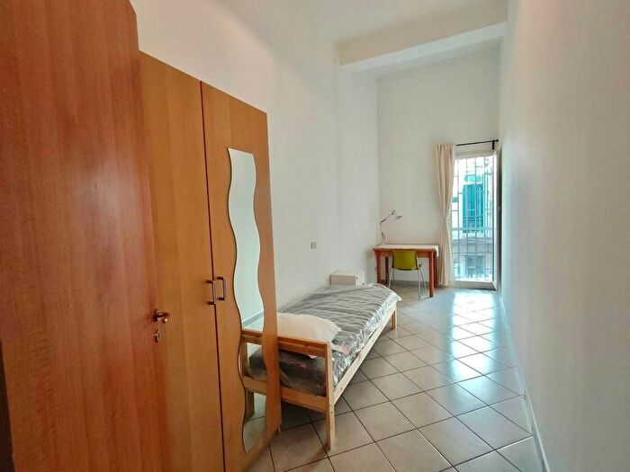 Appartamento con 5 locali in affitto in Via Salvatore Trinchese, Tribunali, Napoli