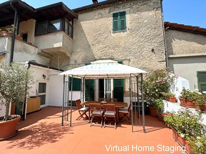 Casa con 5 locali in vendita in Via Tornatore, Zuccarello