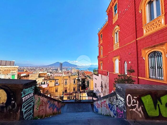 Appartamento trilocale in vendita in Via Croci Santa Lucia al Monte, Napoli