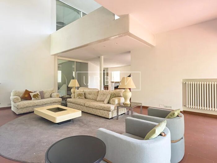 Casa con 8 locali in vendita in Predappio