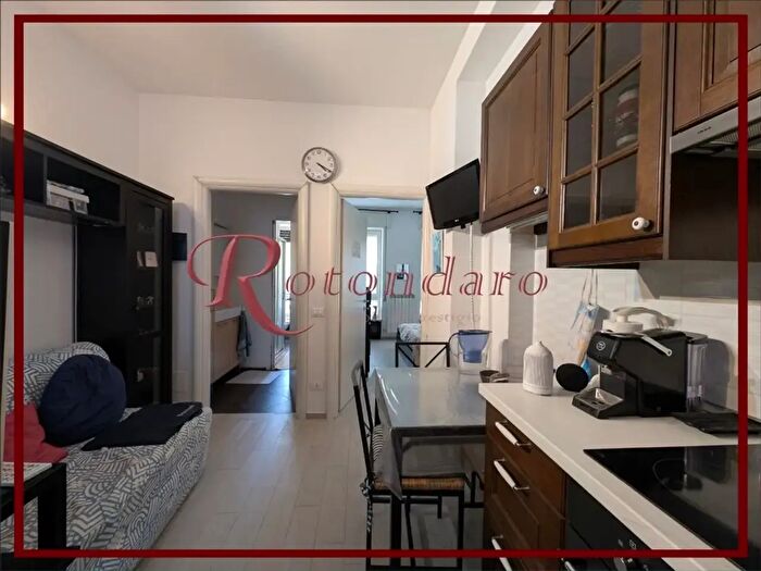 Appartamento bilocale in affitto in Via Lorenteggio, Milano