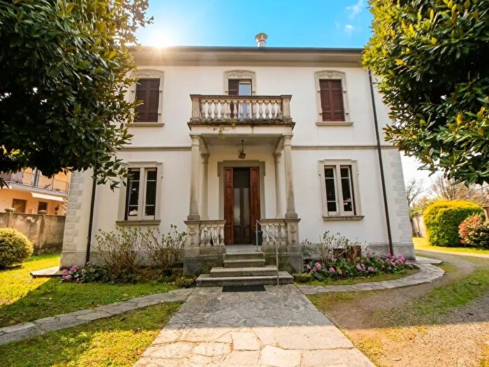 Casa quadrilocale in vendita in Via Giacomo Matteotti, Gorla Minore