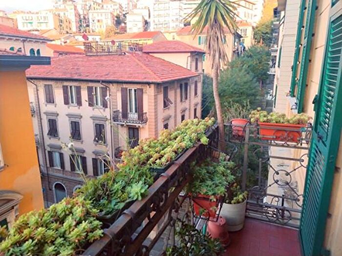 Appartamento quadrilocale in vendita in Via del Vecchio Ospedale, La Spezia