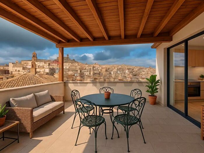 Casa con 6 locali in vendita in Via Calì, Caltagirone