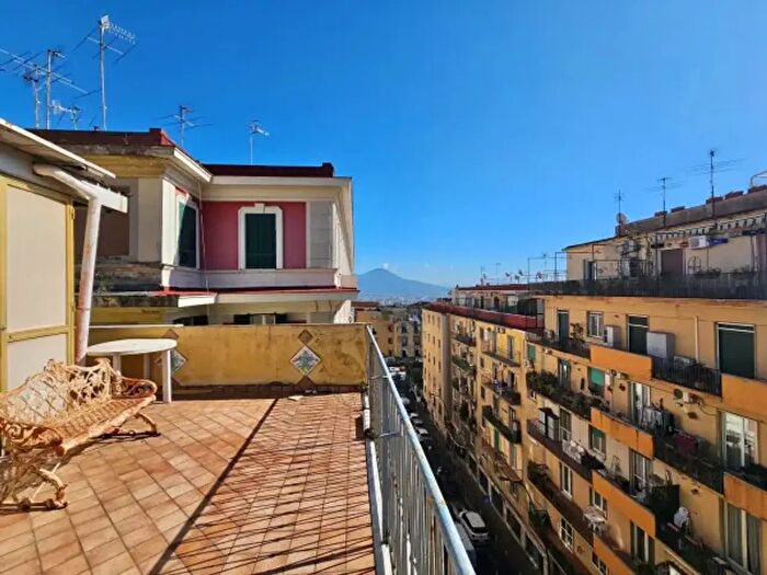 Appartamento con 6 locali in vendita in Via Battistello Caracciolo, Napoli