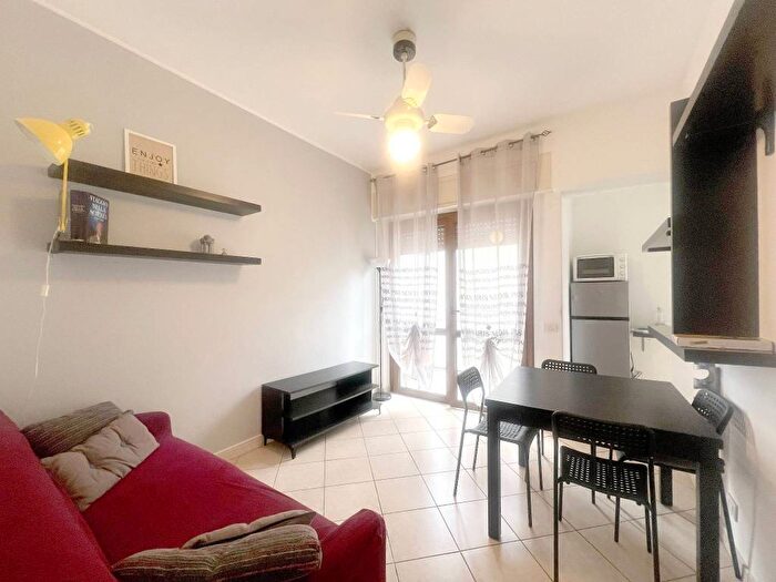 Appartamento bilocale in affitto in Via Val di Non, Precotto, Milano