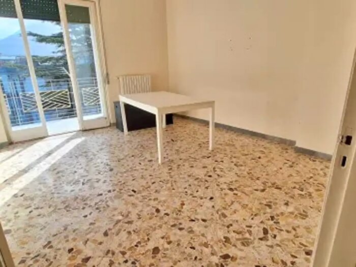 Appartamento trilocale in affitto in Via Petraro, Santa Maria La Carita