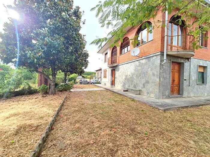 Casa con 8 locali in vendita in Regione Roncaglie, Rivalta Bormida