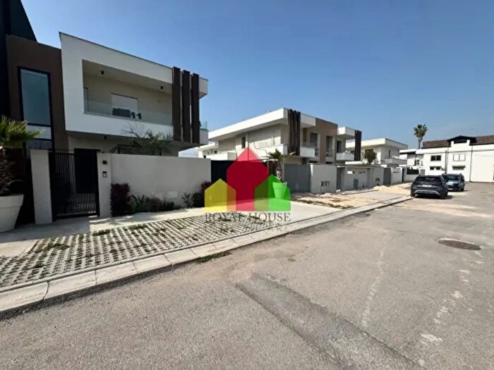 Casa con 5 locali in vendita in Via Vittorio Emanuele, Parete