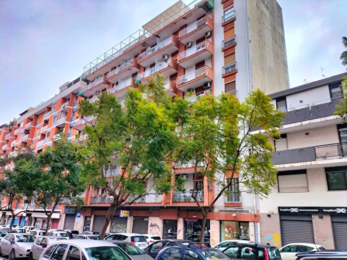 Appartamento con 5 locali in vendita in Via Giuseppe Albanese, Bari