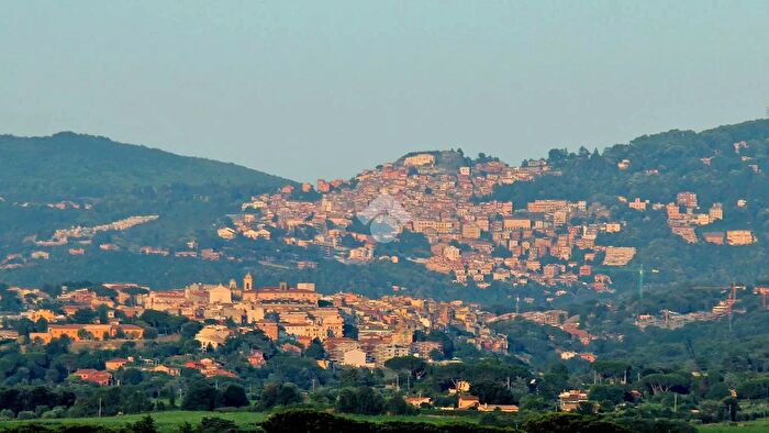 Casa con 7 locali in vendita in Villa Via Spinabella, Marino